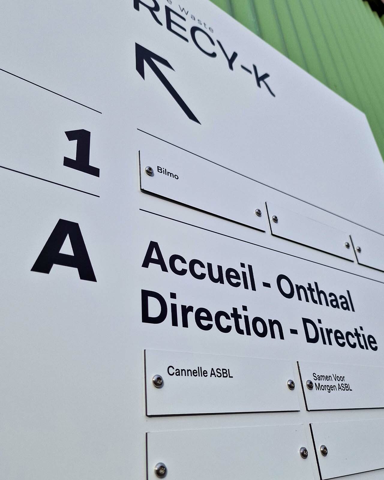 Signalétique sur mur - recyk