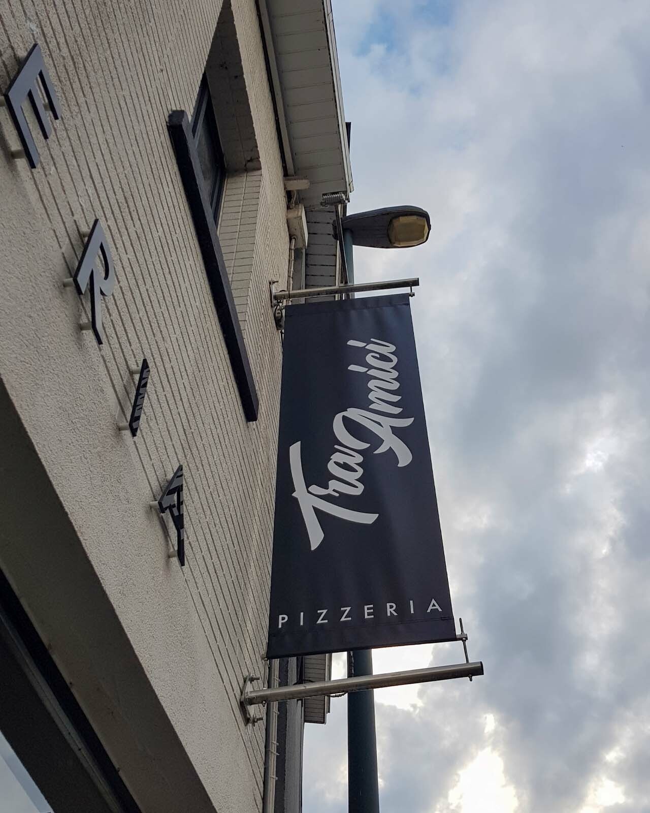 Signalétique sur façade - Tra Amici